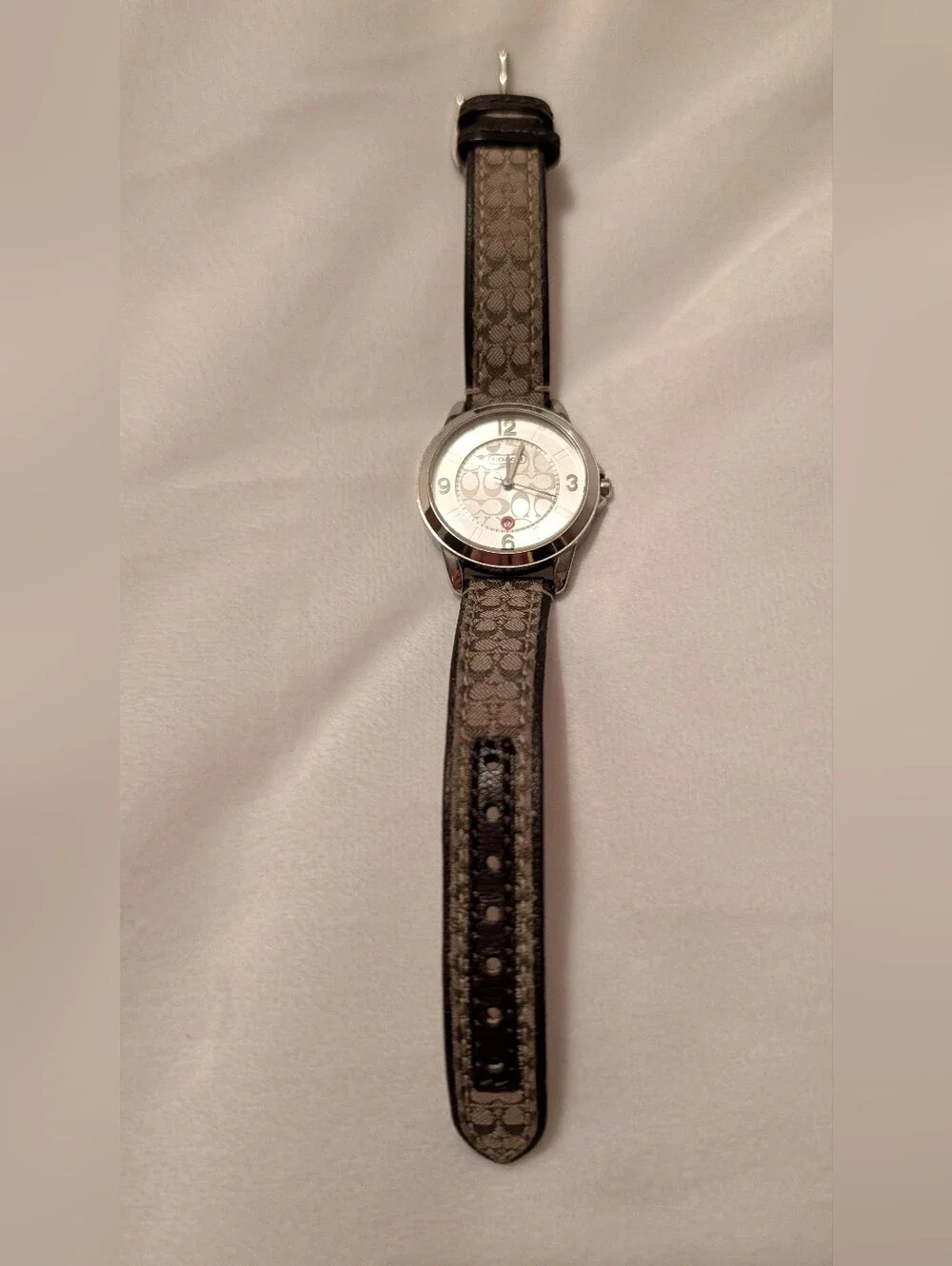 Coach Women's Classic Signature Sport Signature Fabric Strap Watch 14601507 GUC